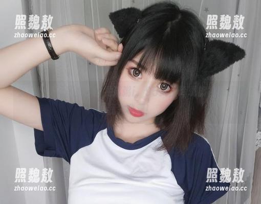 雯粥粥i 快来看,无圣光下的雯粥粥i,95式玉玲珑旗袍的原图我先收着!