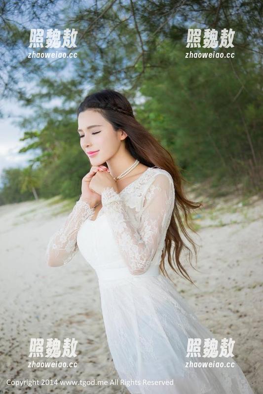 青豆客-赵伊彤 青豆客 - 和服如云,赵伊彤的写真,连墙壁都想聚焦。