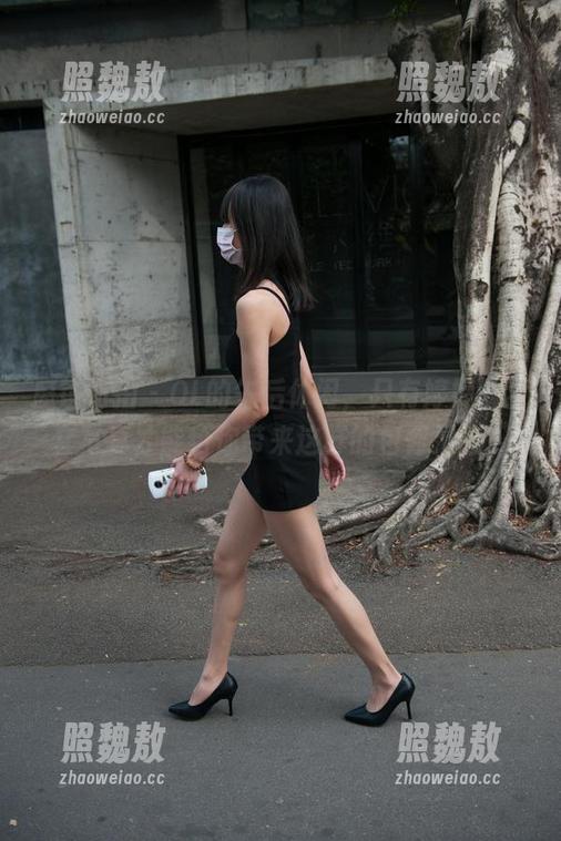 魔镜街拍-婷婷 魔镜街拍 - OL的午后休闲,只有婷婷的全套写真才能给你带来这样的包臀灵感!