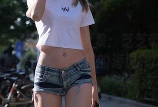 魔镜街拍 – 蓝色泳衣合集：芝芝带你去想象那些“没去过的海滩”!