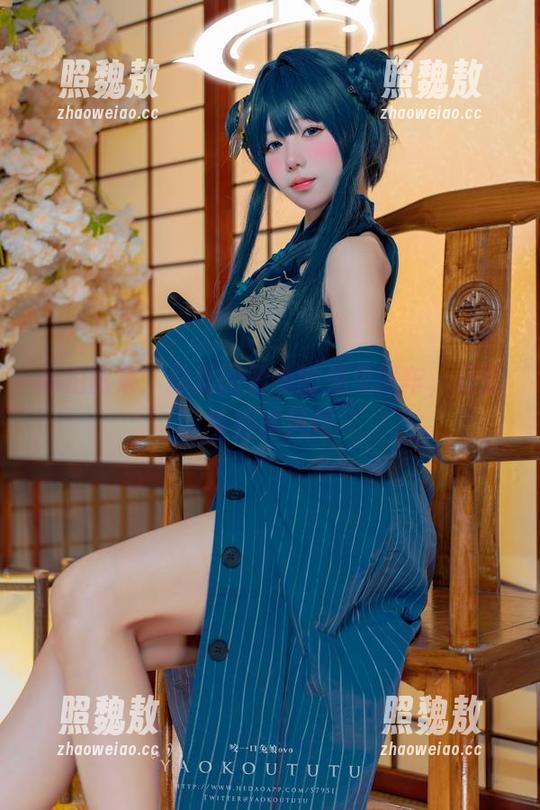 私拍图集：黏黏团子兔的兔兔班车，万圣节别样风情